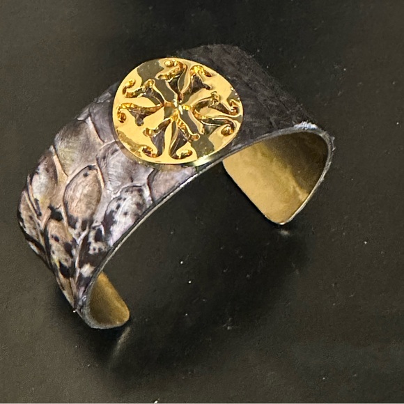 Rustic Cuff Python - Picture 1 of 1